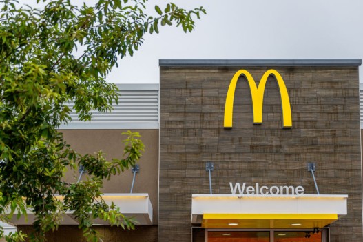 Golden Arches Around the Globe: McDonald's Plans Massive Expansion and AI Integration