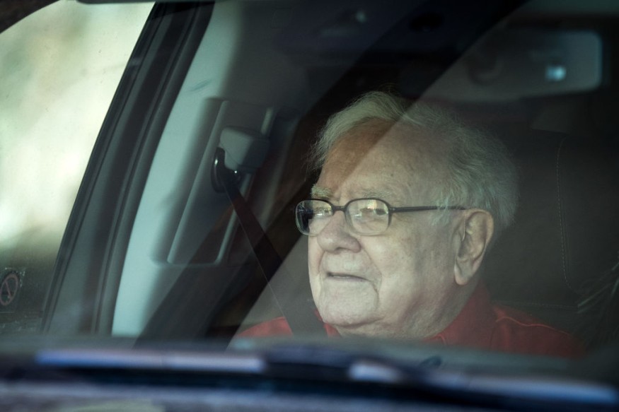 Will Apple Keep Buffett Smiling? Doubts Emerge Over Company's Dominance