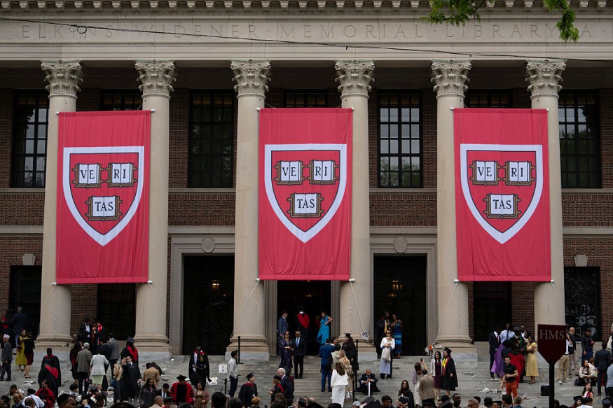 US-EDUCATION-HARVARD-GRADUATION