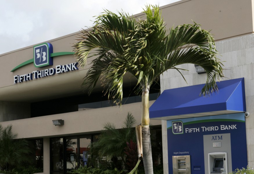 A branch location of Fifth Third Bank is shown in Boca Raton