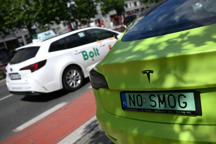 POLAND-US-AUTOMOBILE-TESLA